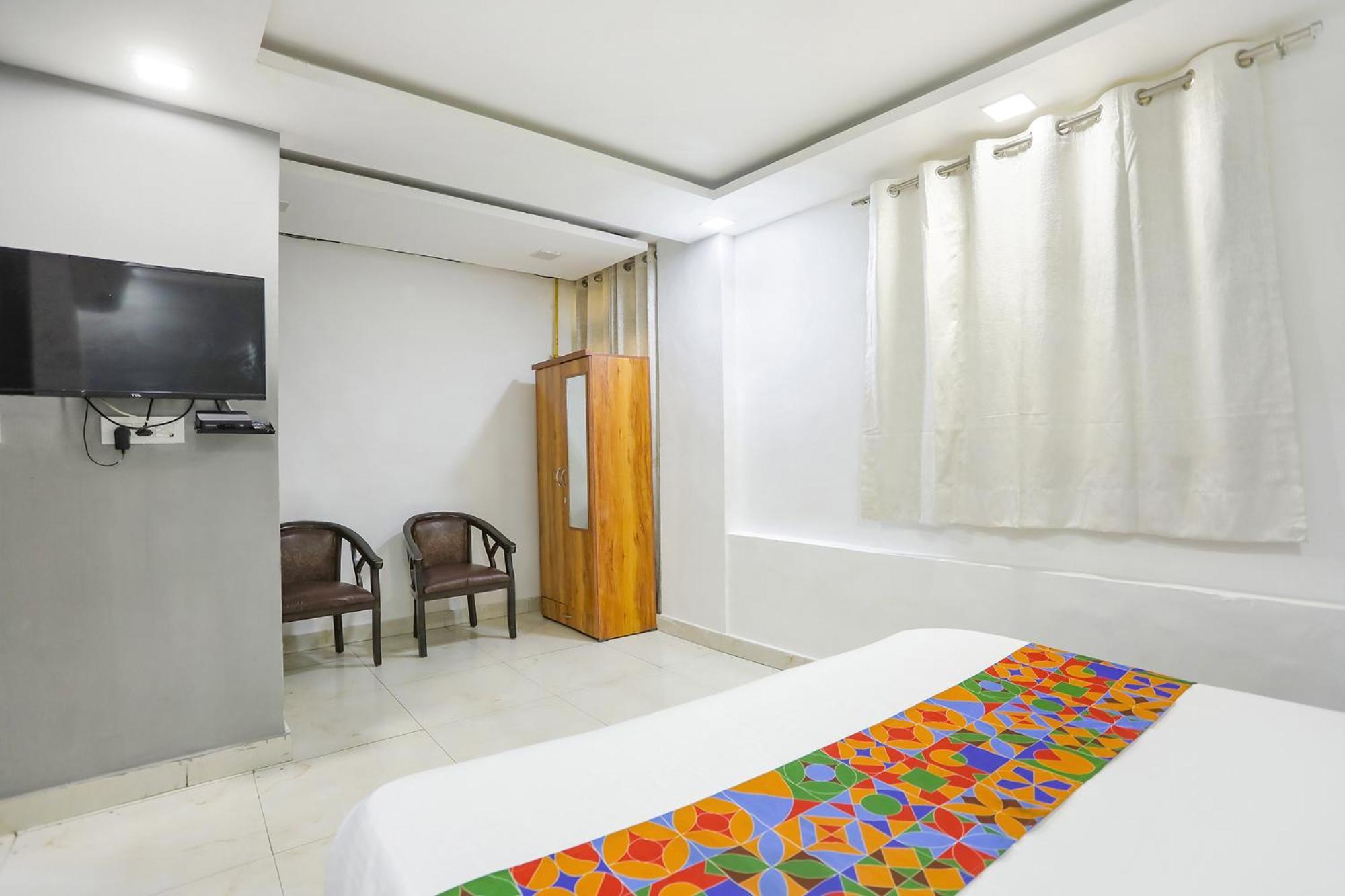 Fabexpress The Arrow Hotel New Delhi Exterior photo